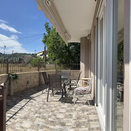 Faidra's House Apartament *